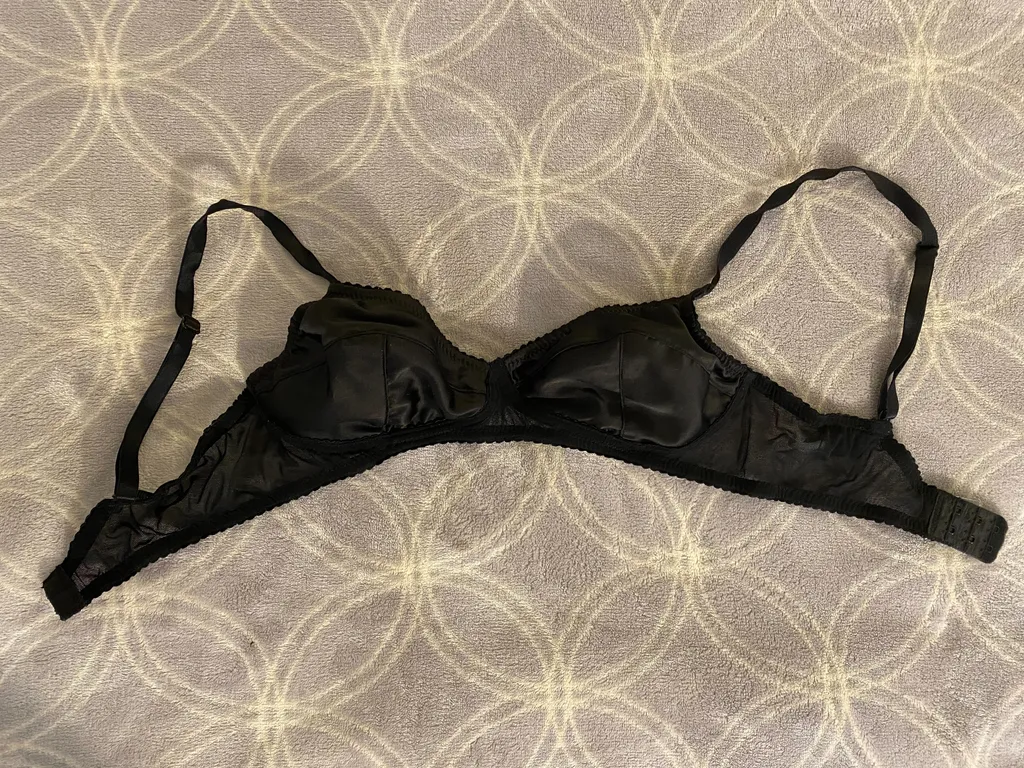 Black Bralette (M) photo 1