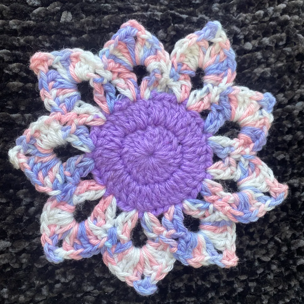 crochet flower coaster photo 1