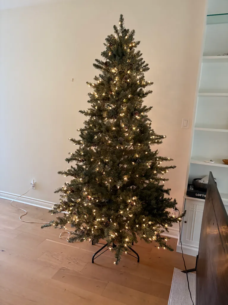 7.5 ft Christmas tree  photo 1