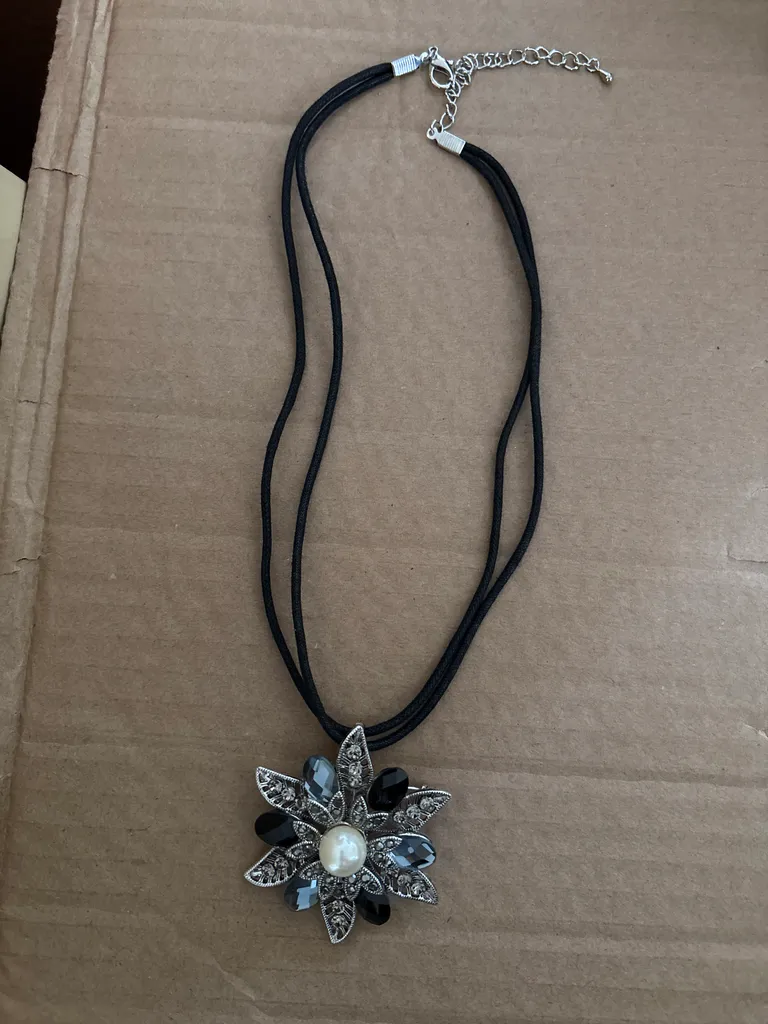 Decorative necklace  photo 1