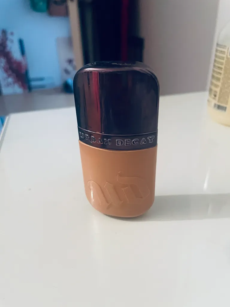Urban Decay Face Bond Foundation shade 16  photo 1