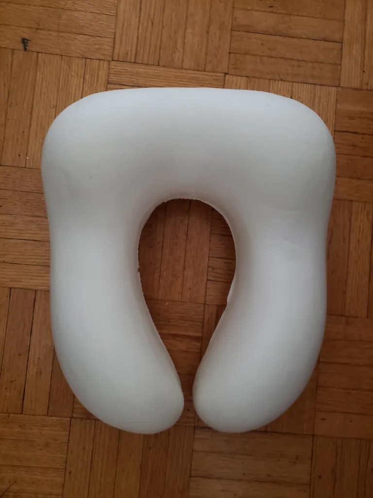 Memory foam neck pillow photo 1