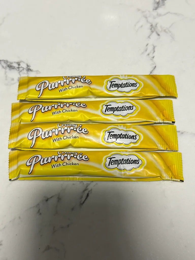 Temptations creamy purrrree with chicken packets  photo 1