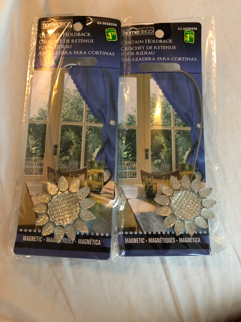 Curtain holdback photo 1