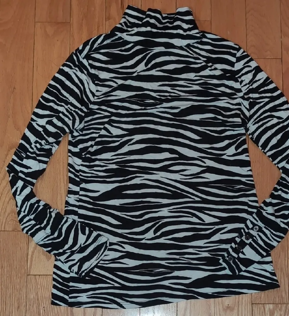 Zebra print turtleneck  photo 1