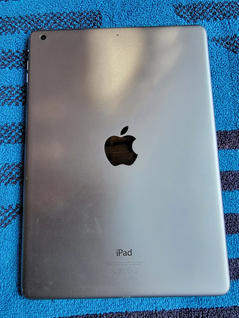 IPad for parts  photo 1