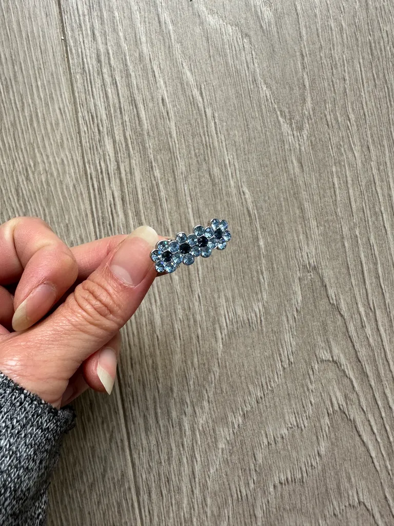 NEW Crystal Hair Clip  photo 1