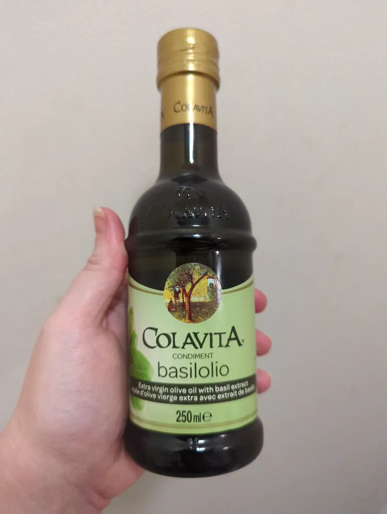 EVOO w Basil Extract photo 1