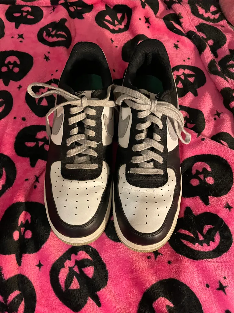 men’s nike air force 1 low '07 LV8 EMB 'raiders size 10.5 photo 1