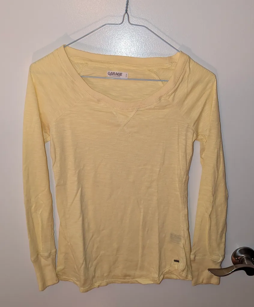 Garage Long Sleeve Light Yellow Top - Size Women's Medium photo 1