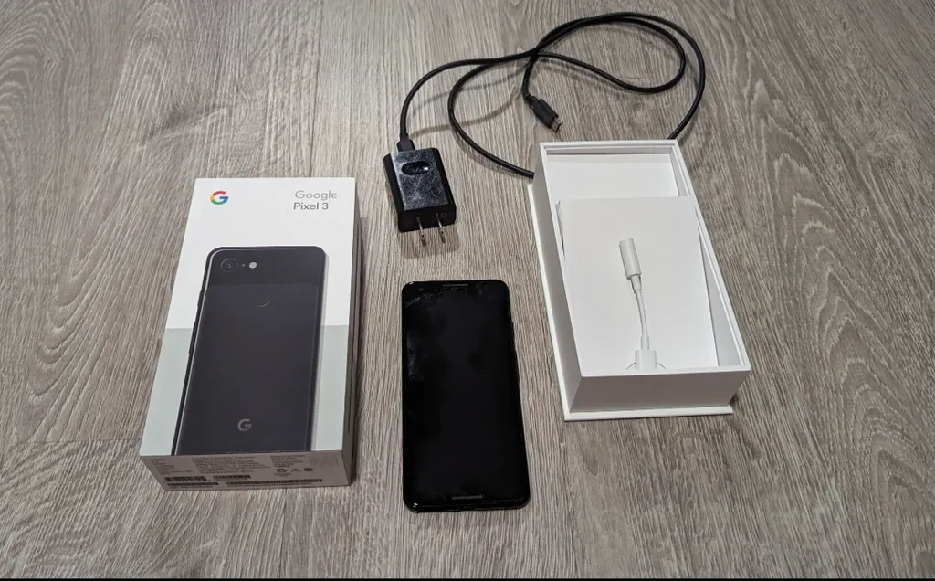 Google Pixel 3 Smartphone with Accessories  photo 1