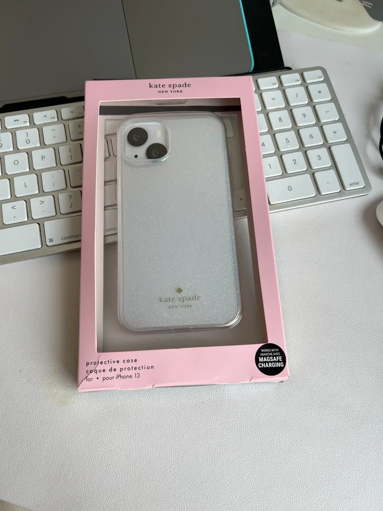 iPhone 13 case  photo 1