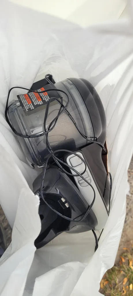 Black and decker cordless vacuum  photo 1