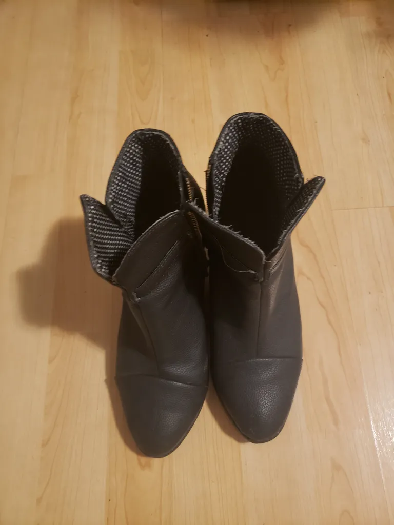 Black booties heels shoes  photo 1