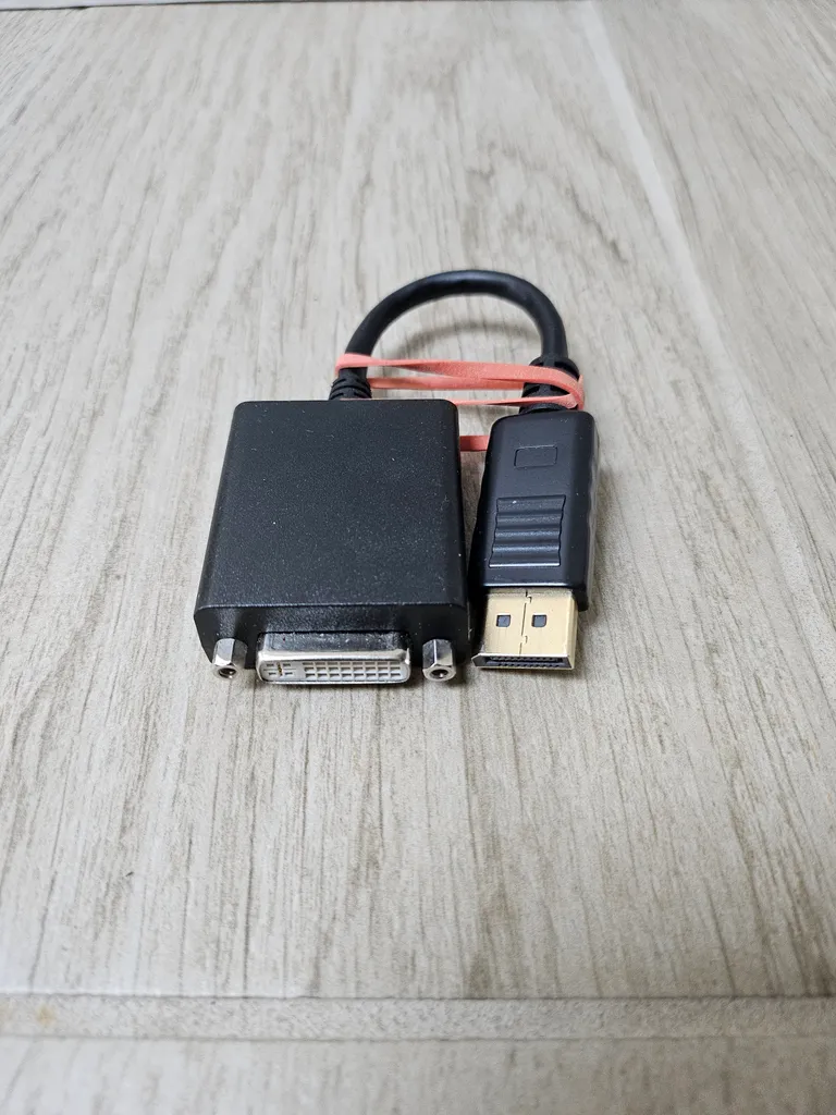 DisplayPort to DVI adapter photo 1