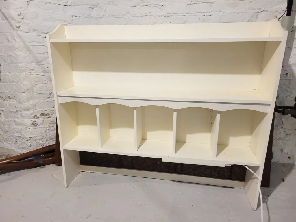 White hutch shelves photo 1