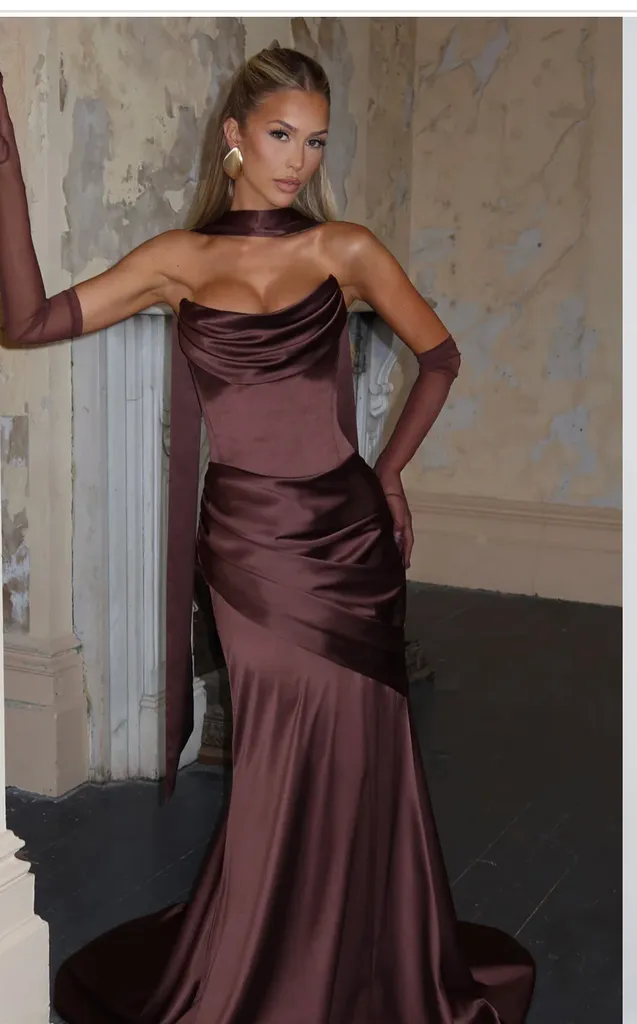 ISO prom Dress in Montreal ISO photo 1