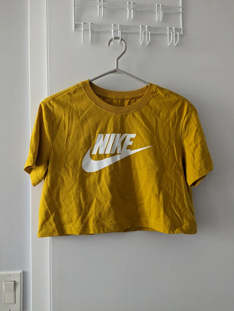 Nike Crop Top - Size XS photo 1