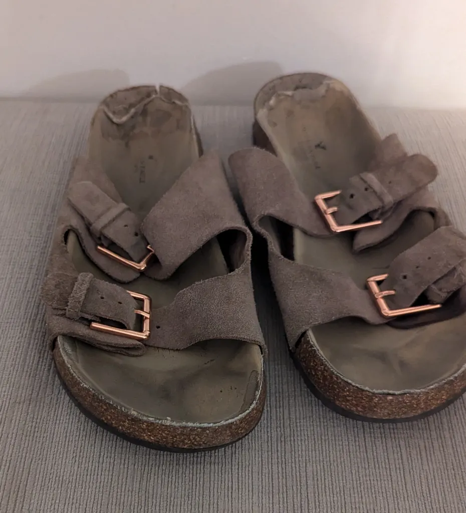 American Eagle Suede Sandals - Women's Size 8 photo 1
