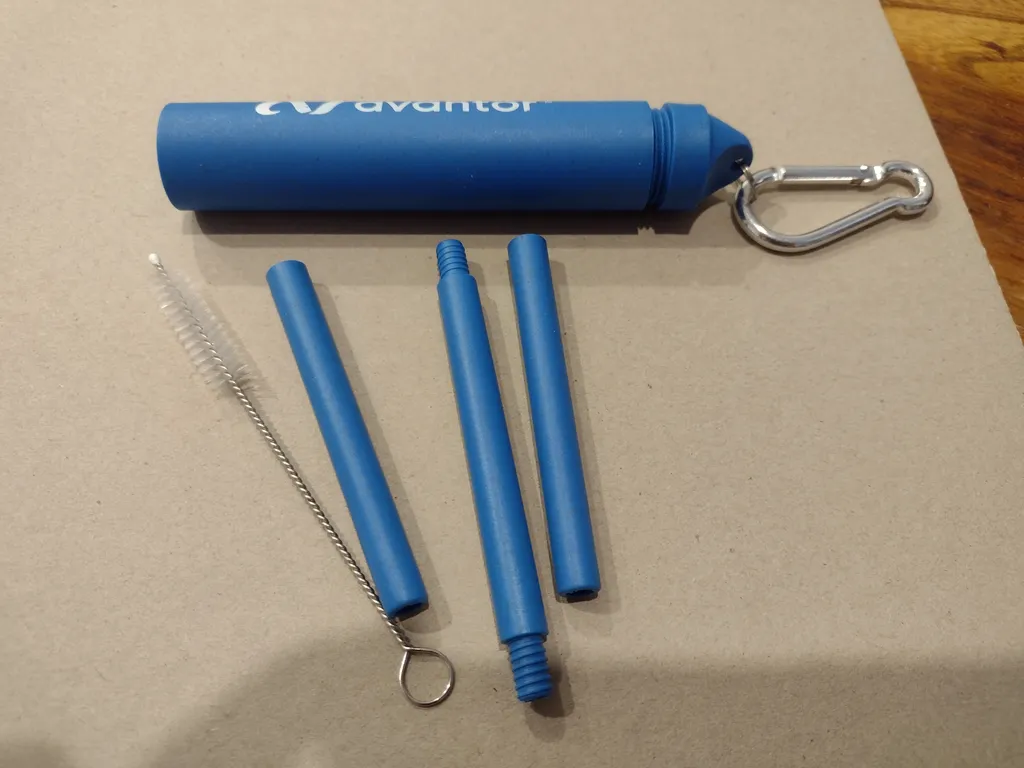 Travel straw photo 1