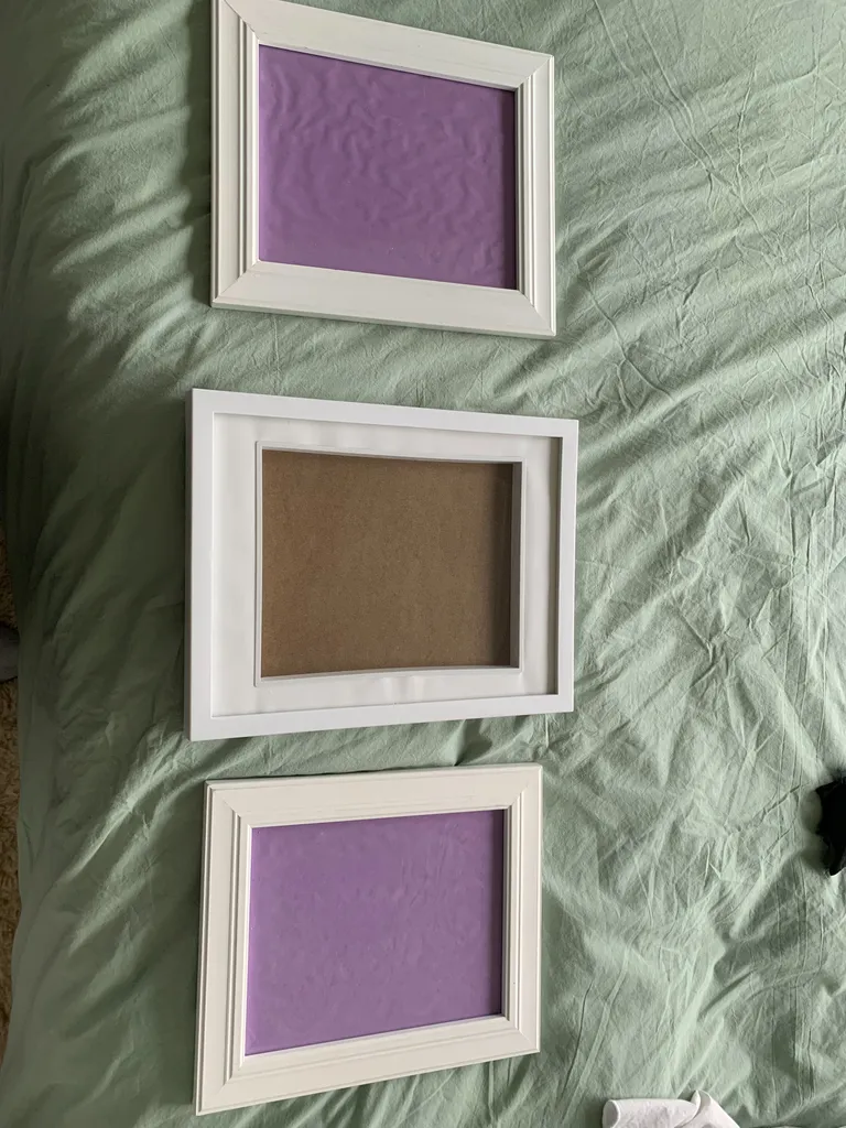FREE white picture frames photo 1