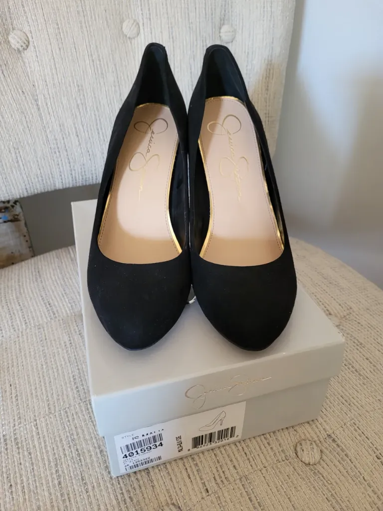 Classic Black Pumps  photo 1