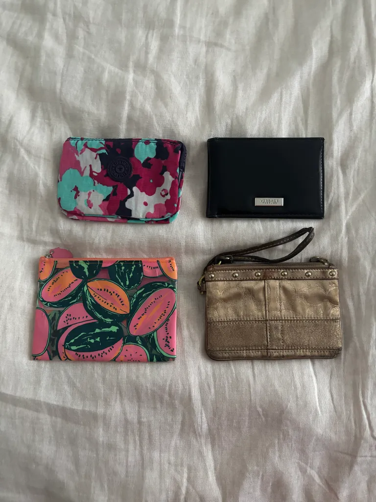 Wallets and pouches  photo 1