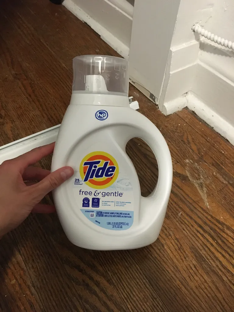 Tide detergent  photo 1