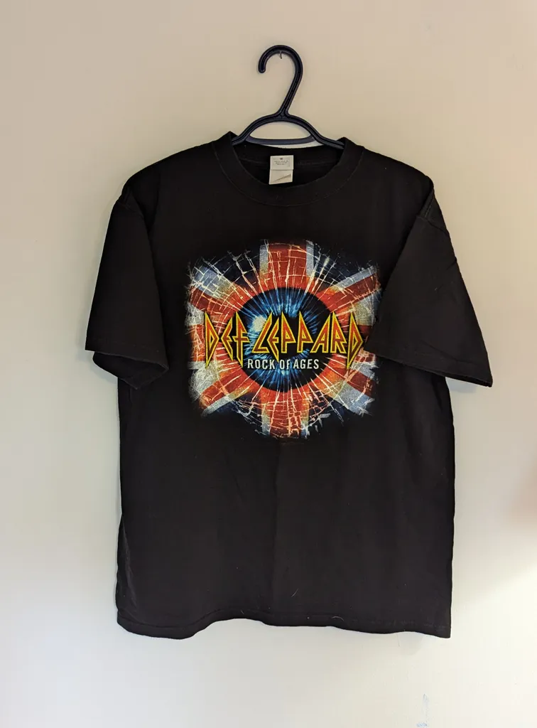 Def Leppard Rock of Ages 2005 Tour T-Shirt - Men's Size Large photo 1