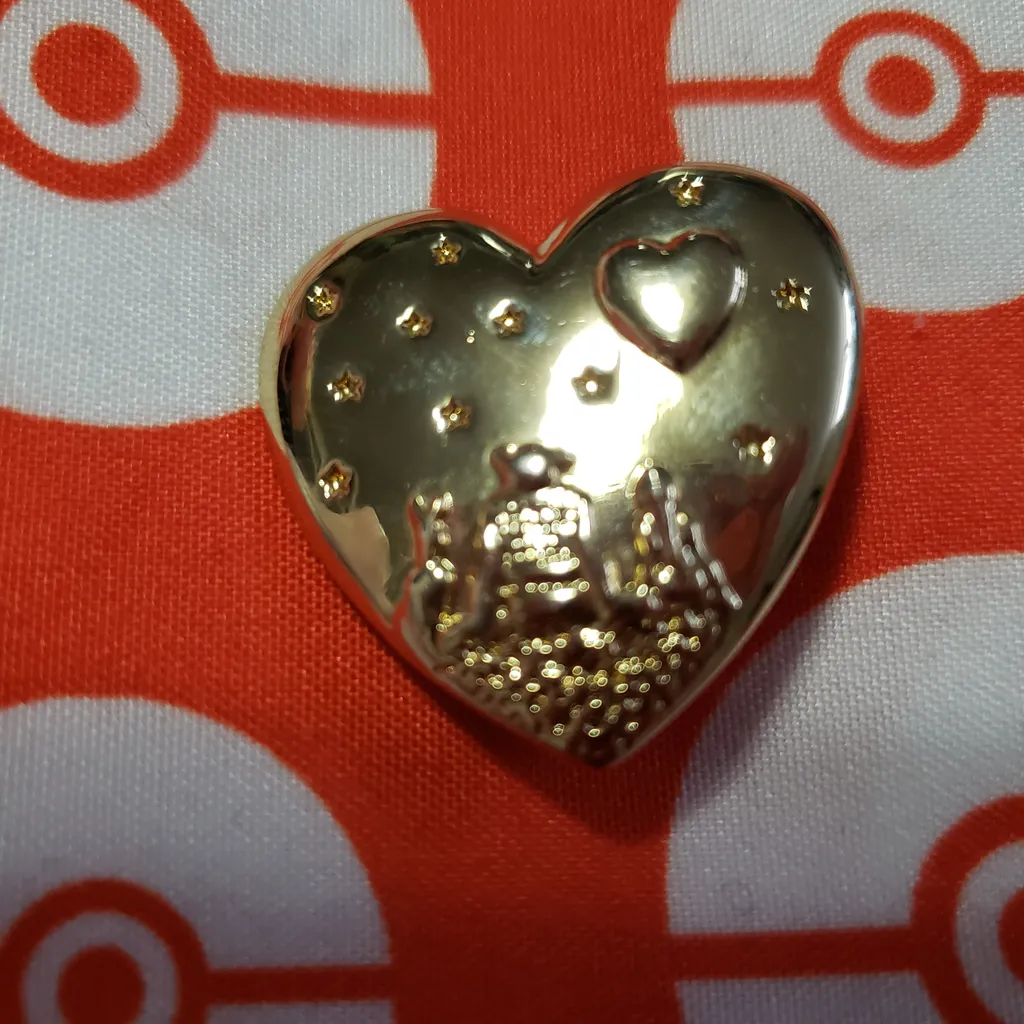 Dreamworks Shrek Heart Pin photo 1