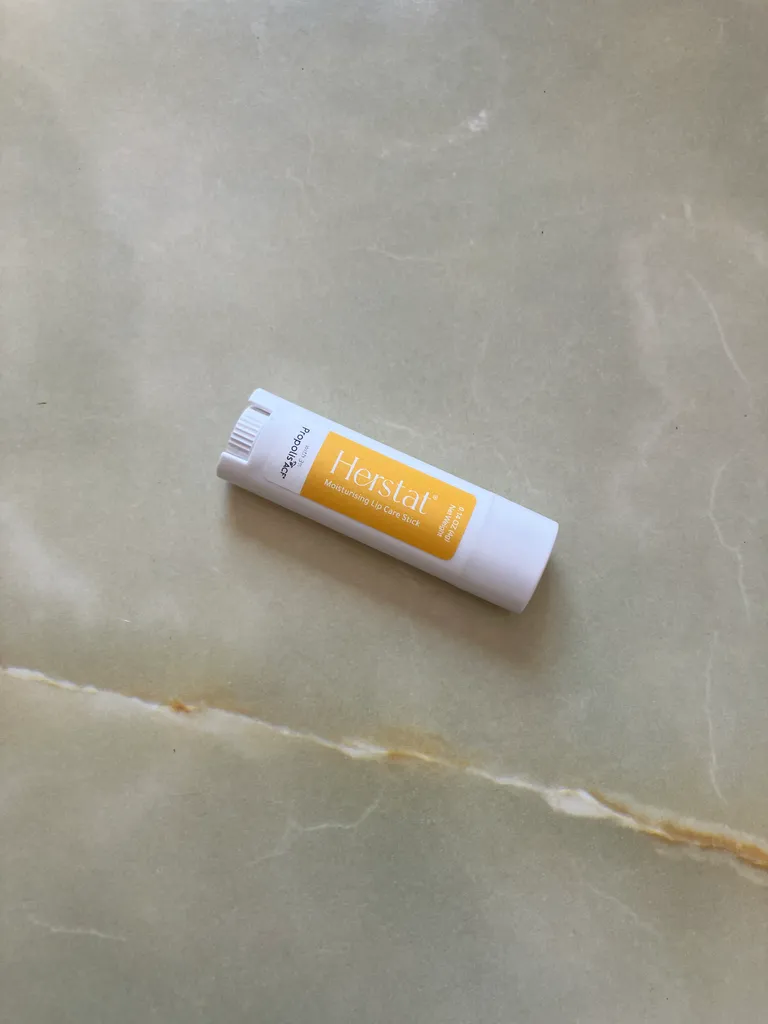 BNIP Propolis lip balm  photo 1
