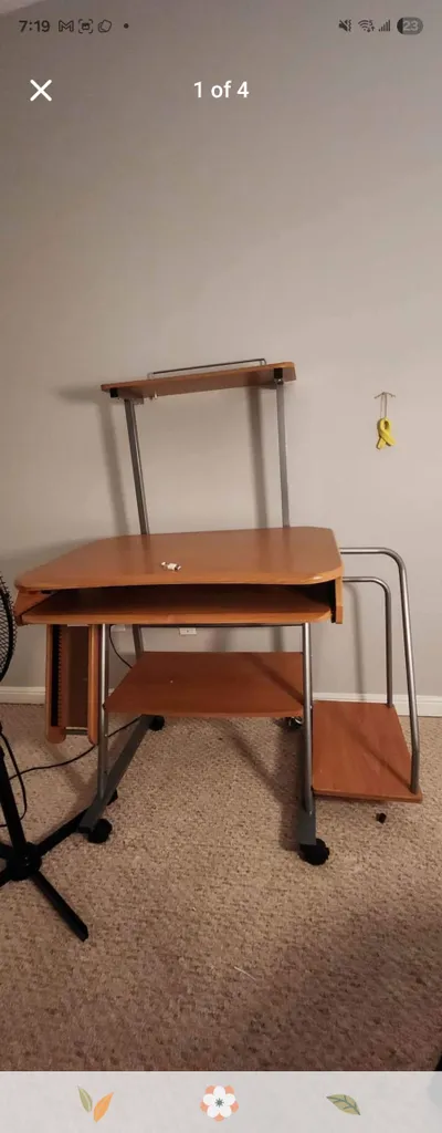 Computer desk photo 1