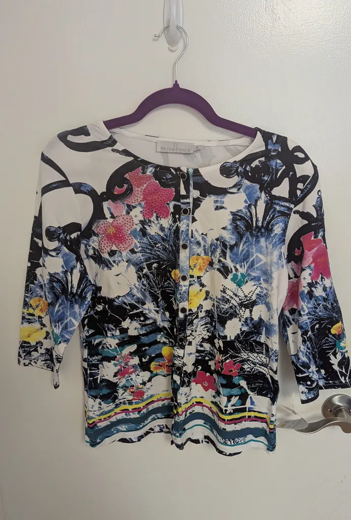 Brand New with Tags Beta's Choice Floral Cardigan - Women's Size photo 1