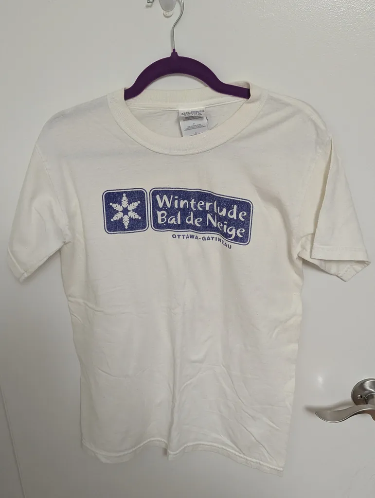 Winterlude Bal de Neige Gildan T-Shirt - Size Men's Small photo 1