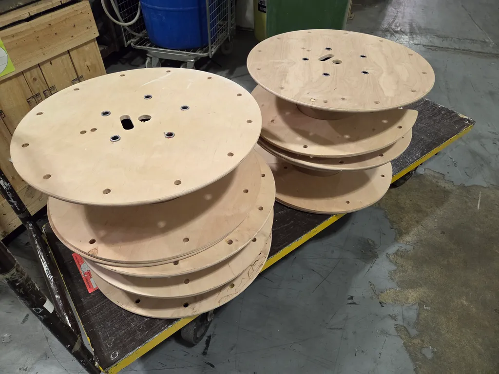 "Wooden spools" photo 1