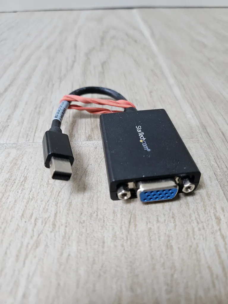 Mini DisplayPort to VGA adapter photo 1