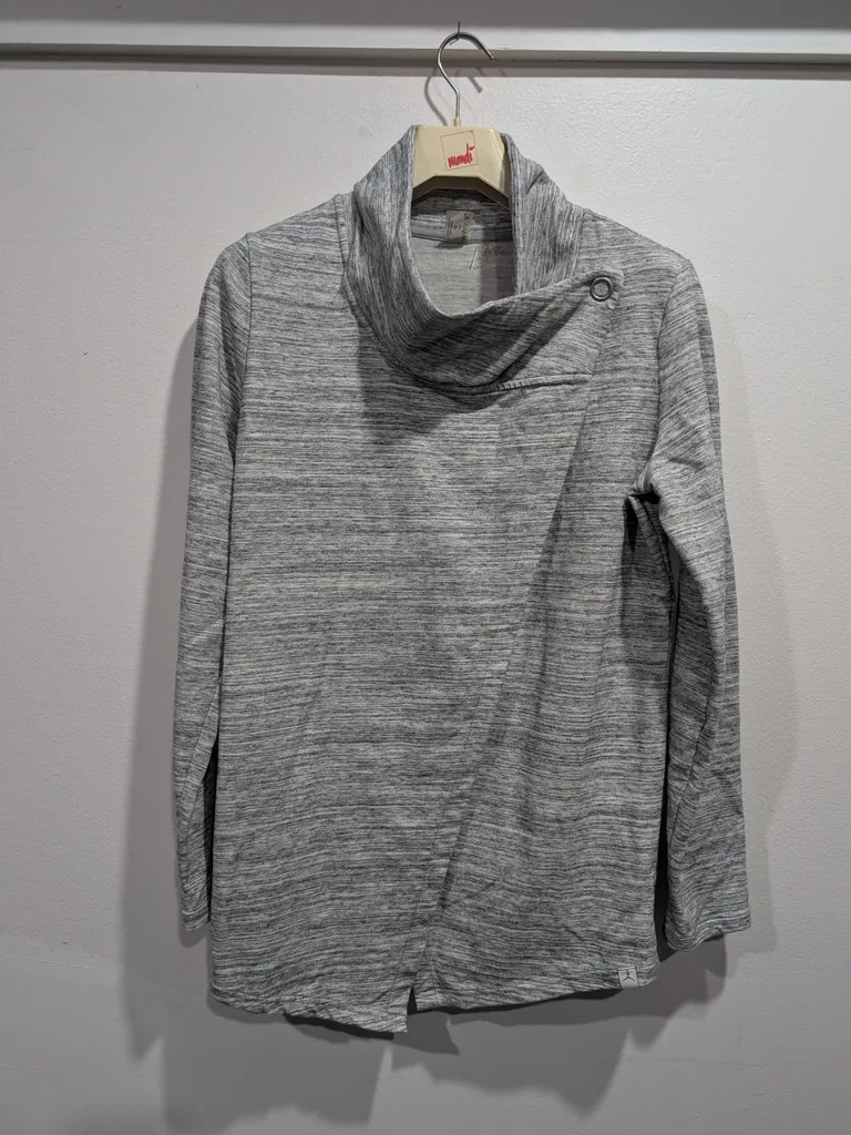 Danskin Sweater photo 1