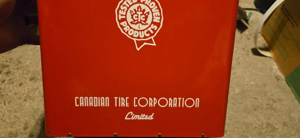Vintage Canadian Tire cooler photo 1