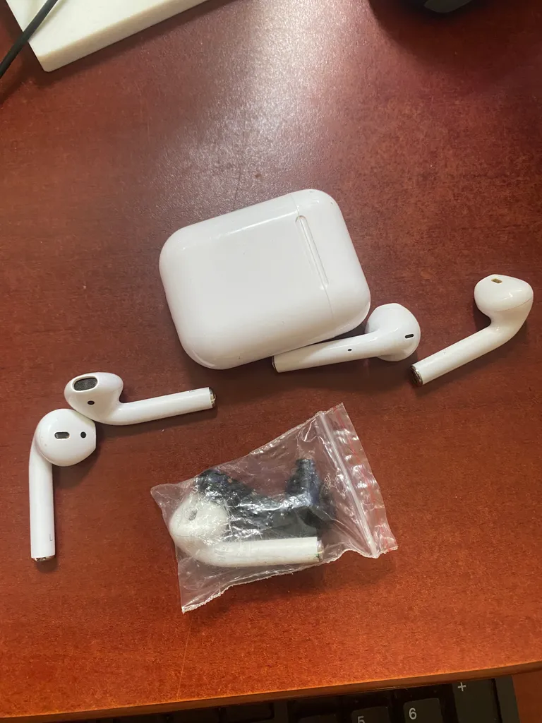 Lot of earbuds photo 1