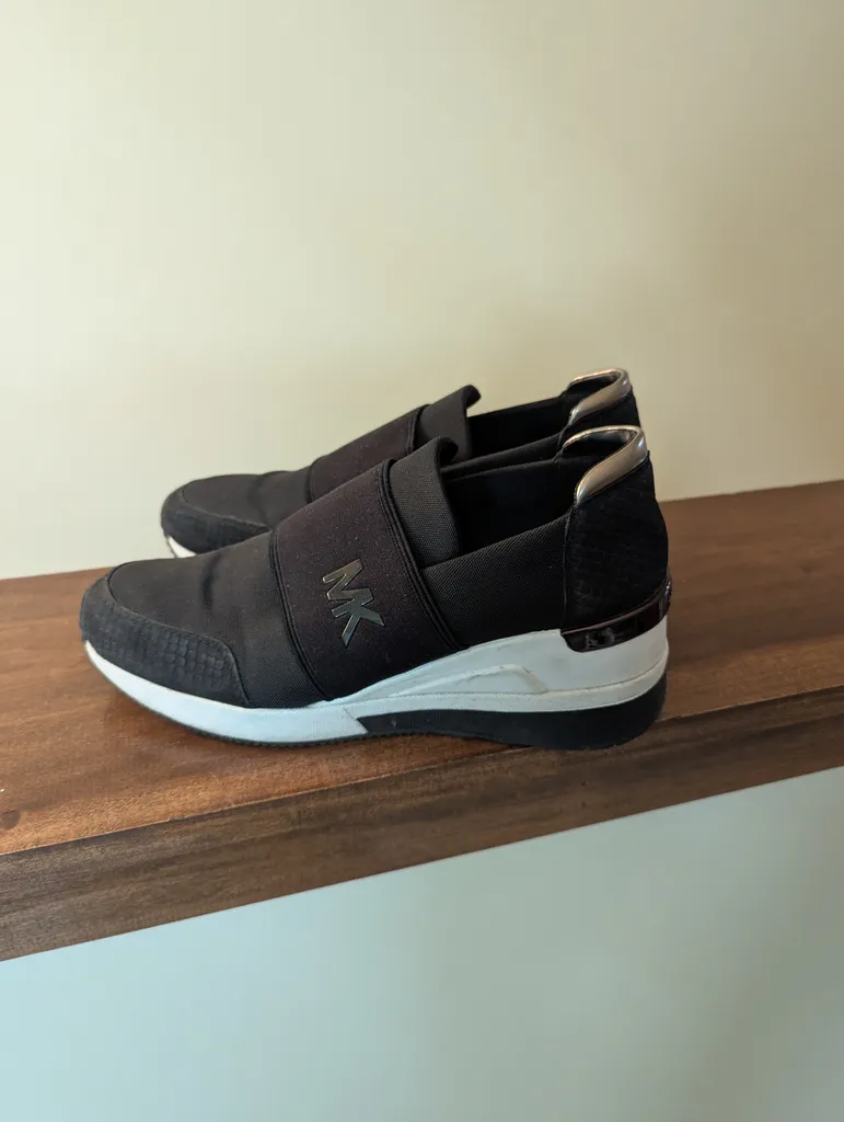 Michael Kors shoes 7.5 photo 1