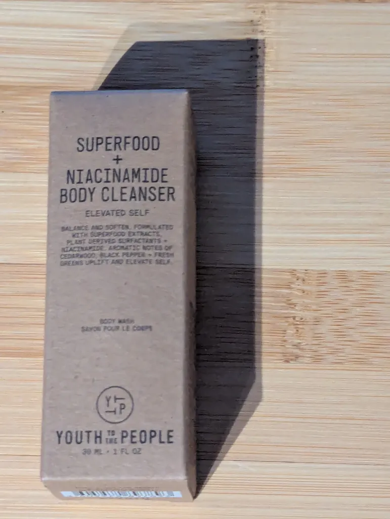 Youth to the People Superfood + Niacinamide Body Cleanser photo 1