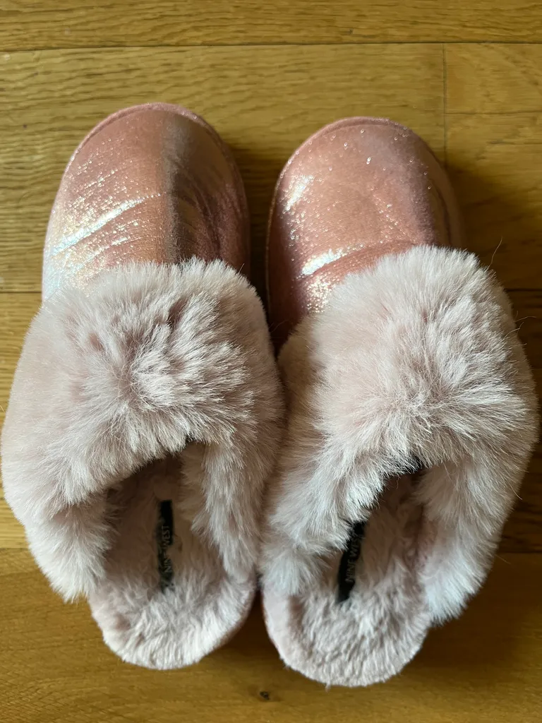 Nine West pink slippers XL photo 1