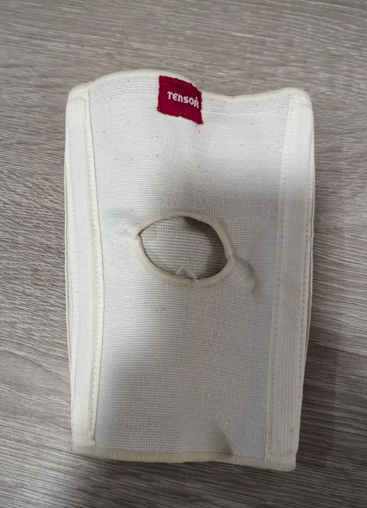 White Knee Brace - Medical Support  photo 1