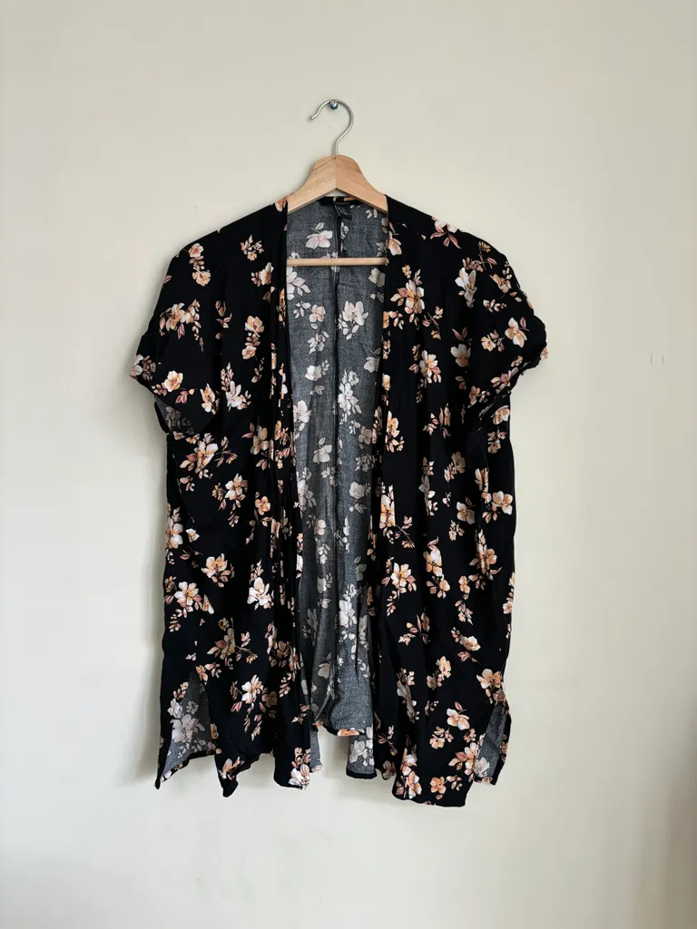 Floral Overshirt / Beach Cover-Up photo 1
