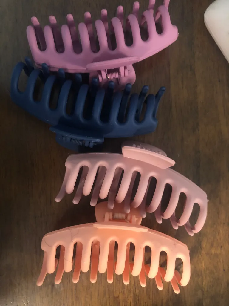 Brand new hair clips  photo 1