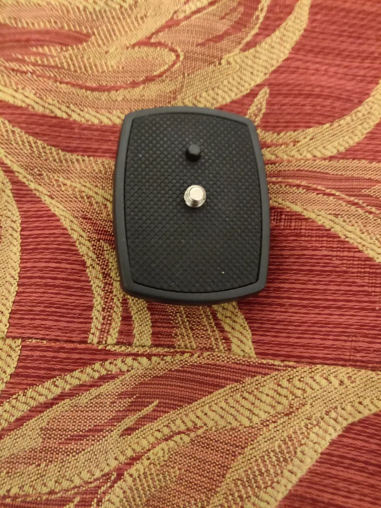 Tripod plate for DSLR camera or camcorder   photo 1