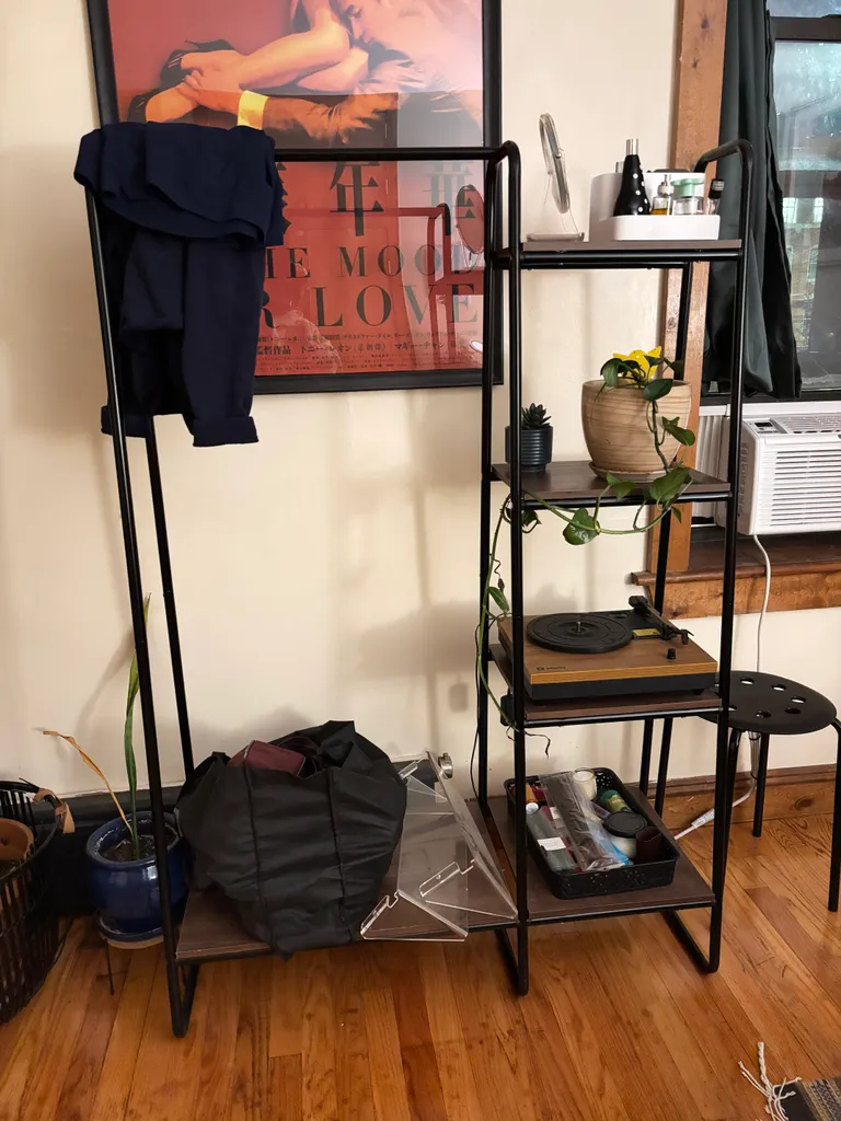 Clothing rack. photo 1