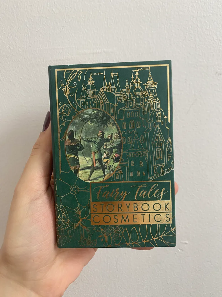 eyeshadow palette photo 1