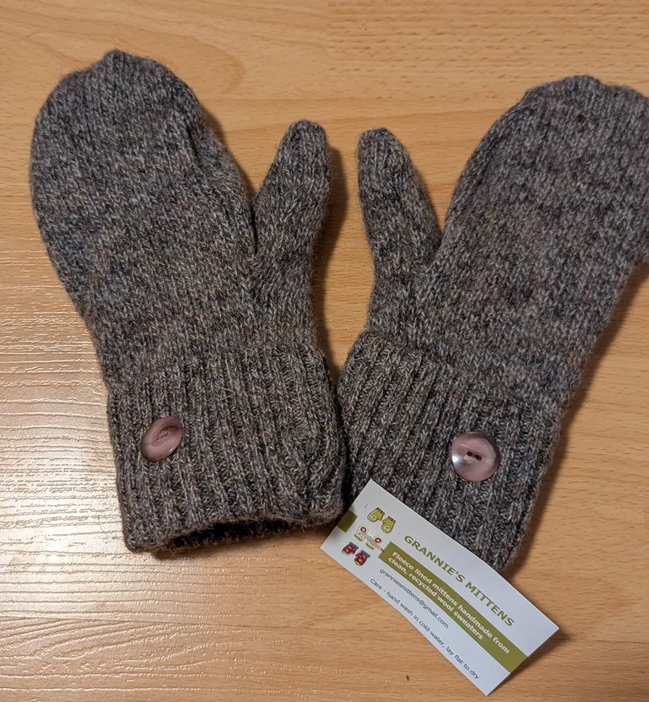Brand New with Tags Grannie's Mittens Fleece-Lined Mittens photo 1