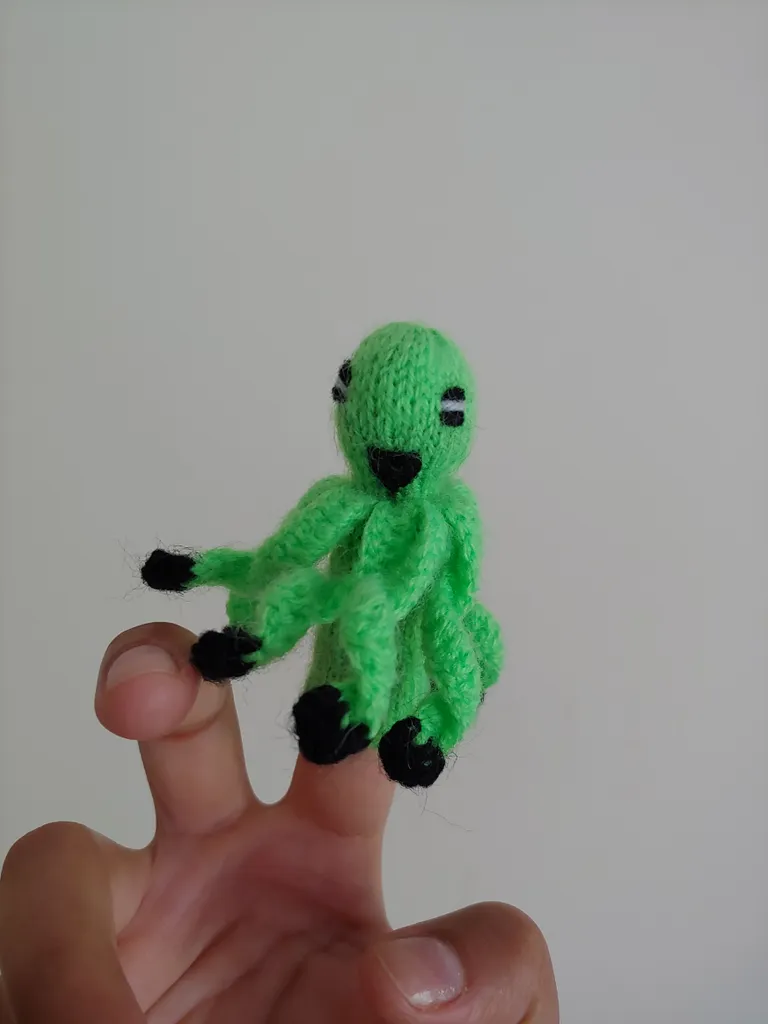 Octopus fingerpuppet - handmade from Peru photo 1